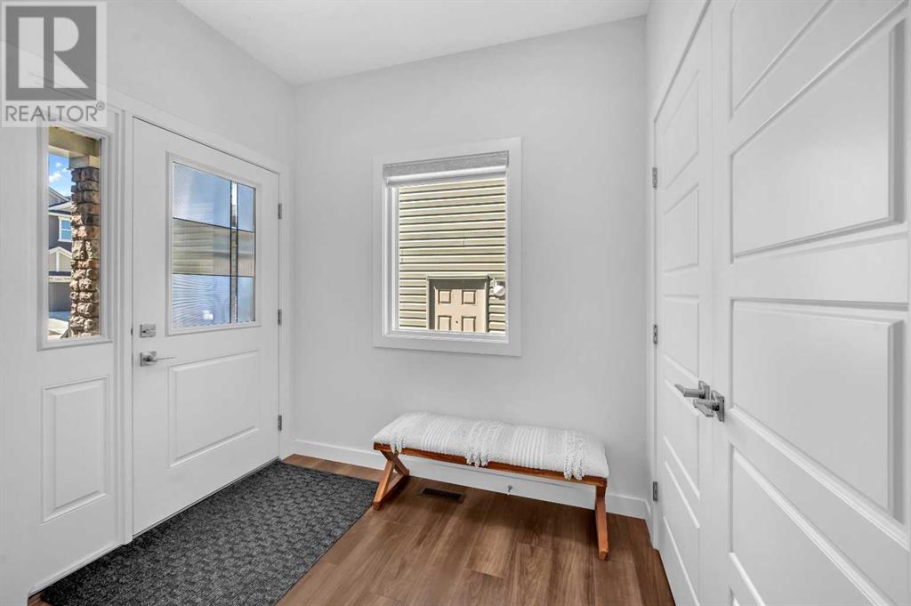 Property at 127 Ambleside Crescent NW image 4