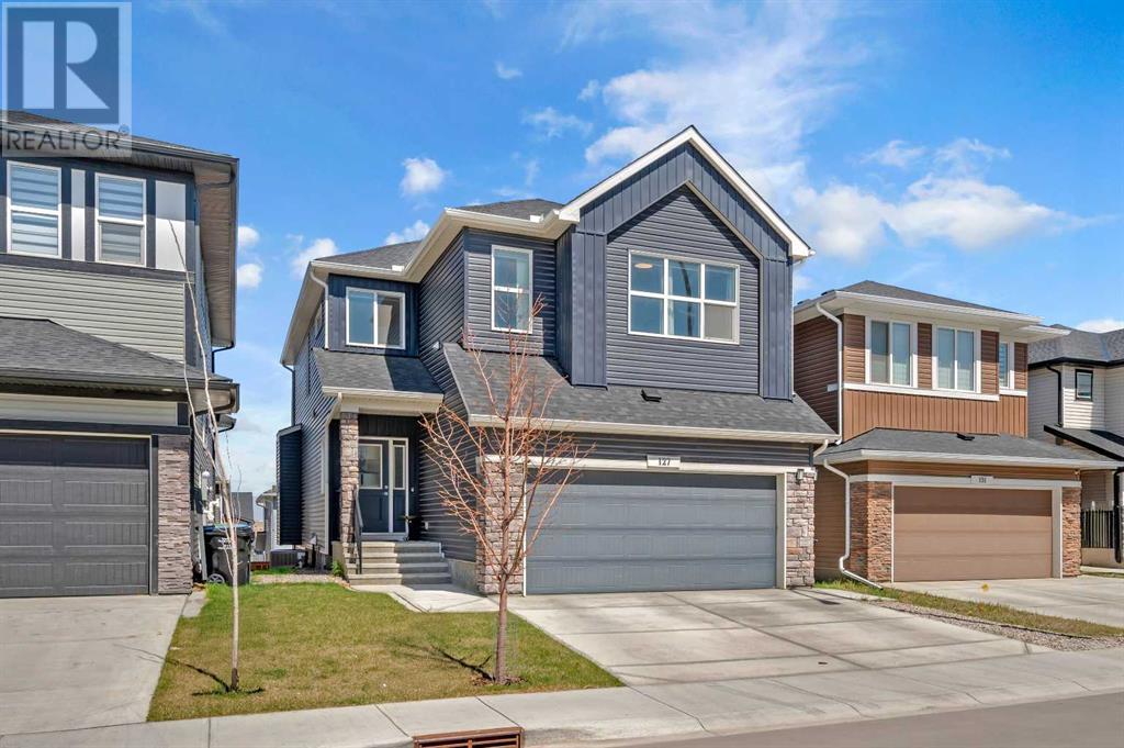 Property at 127 Ambleside Crescent NW image 3