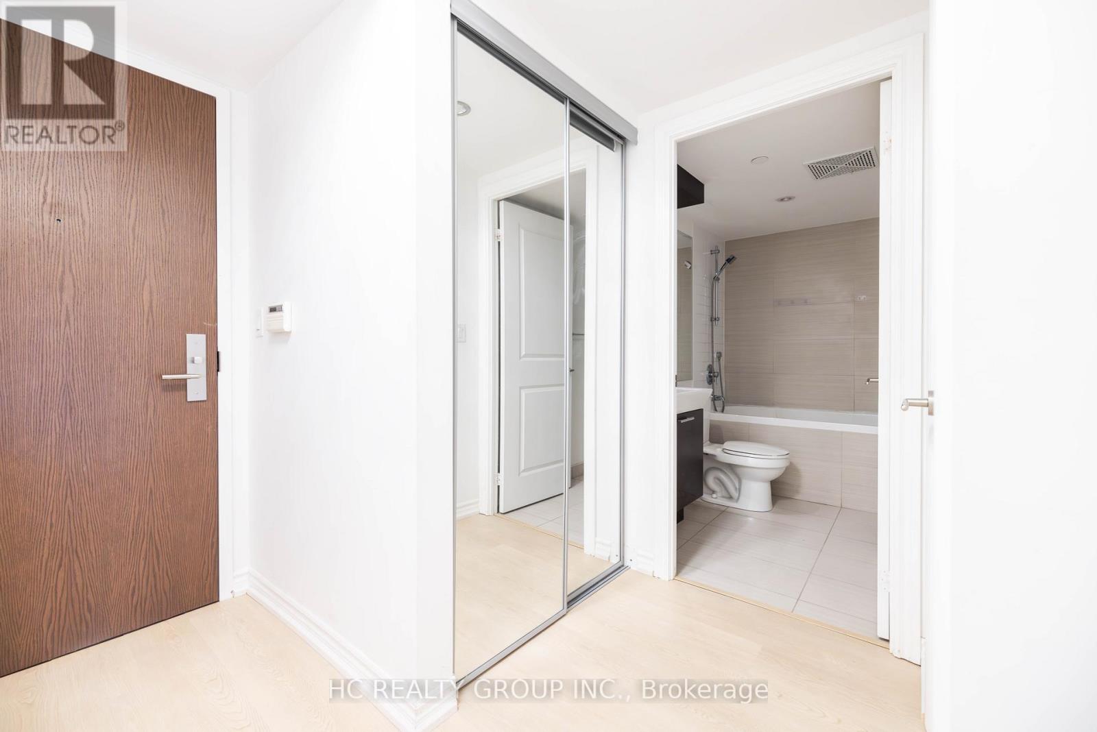 819 - 386 Yonge Street, Toronto, Ontario  M5B 0A5 - Photo 8 - C12156801