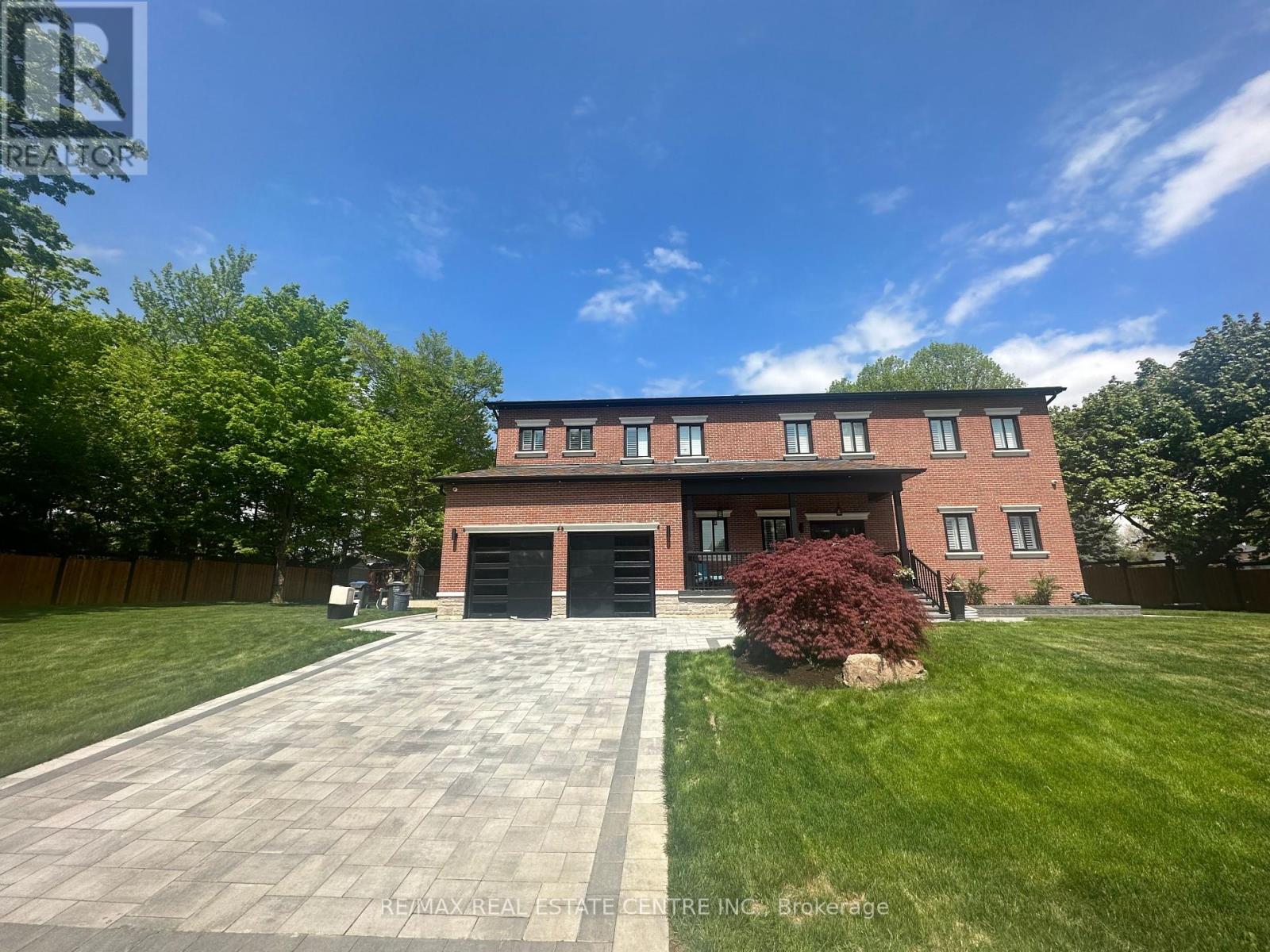 1 HAWTHORN CRESCENT, Brampton, Ontario