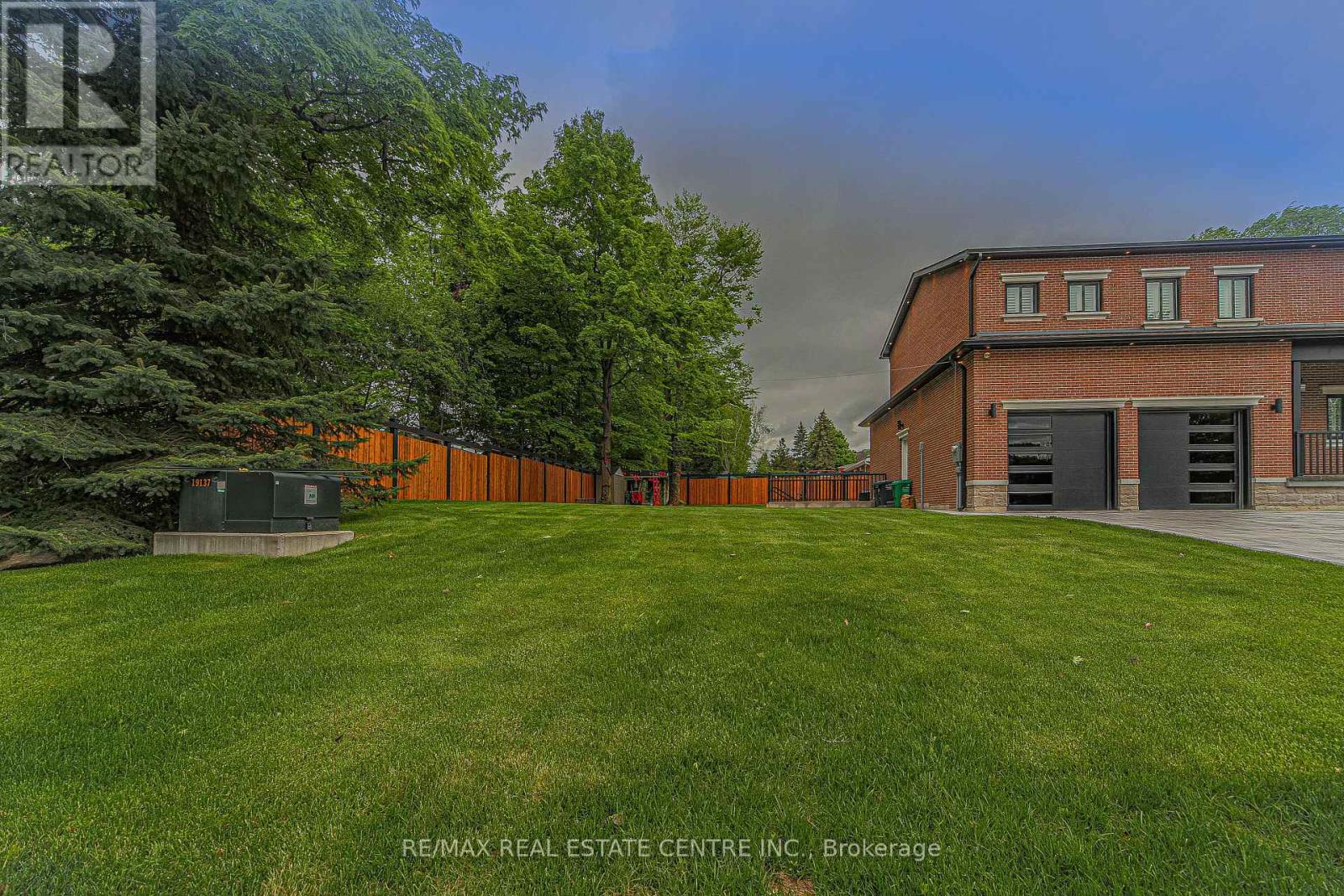 Property at 1 HAWTHORN CRESCENT image 4