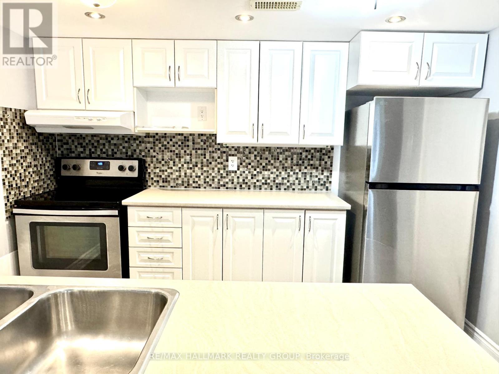 21 - 126 Lindenshade Drive, Ottawa, Ontario  K2J 5R5 - Photo 5 - X12156802