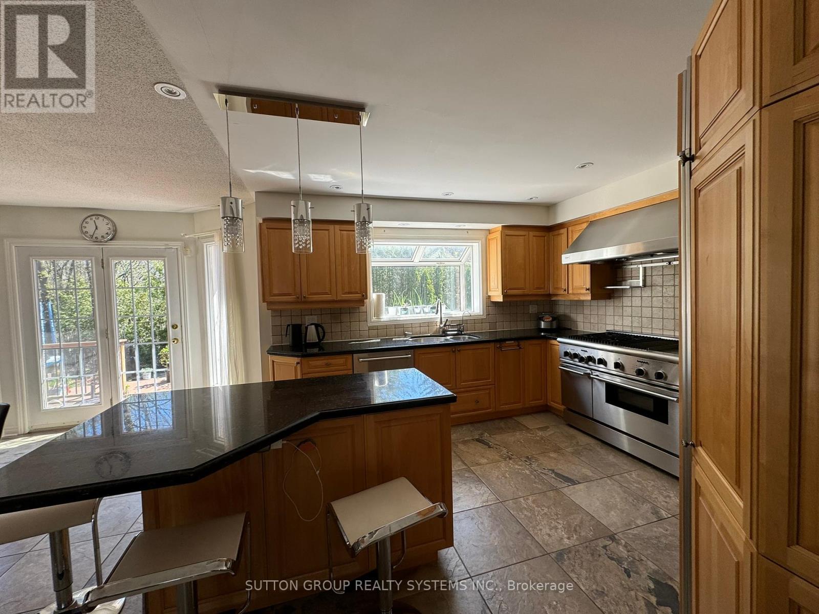 Upper - 1232 Bonnybank Court, Oakville, Ontario  L6M 1V7 - Photo 9 - W12156807