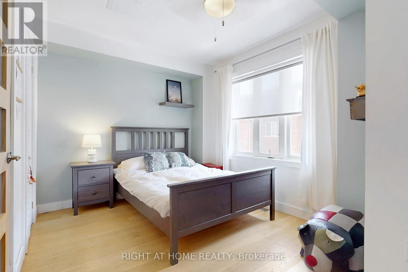 6 Grogan Mews, Toronto, Ontario  M6H 4J9 - Photo 19 - W12156810