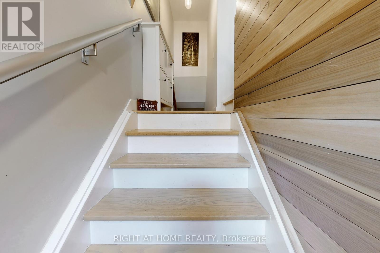 6 Grogan Mews, Toronto, Ontario  M6H 4J9 - Photo 2 - W12156810