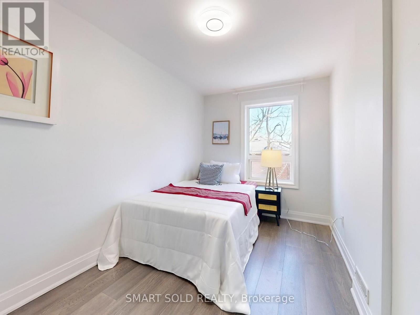 5 Khedive Avenue, Toronto, Ontario  M6A 2G1 - Photo 10 - C12156817