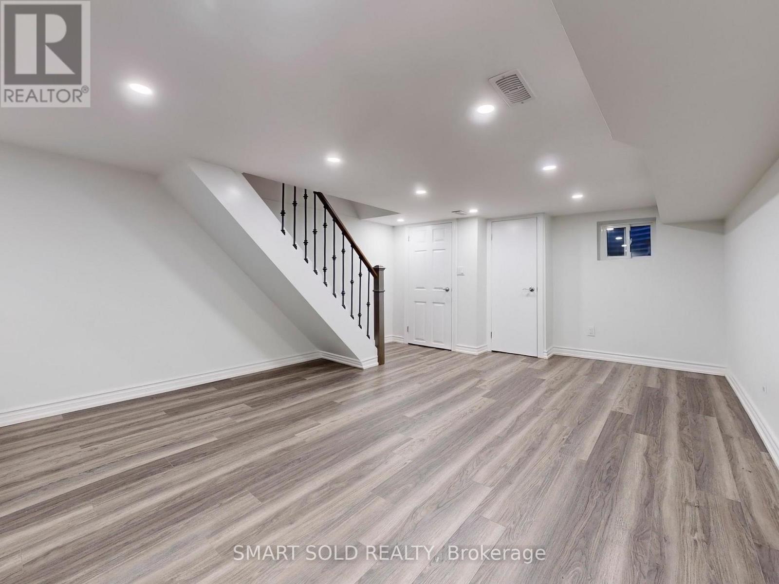 5 Khedive Avenue, Toronto, Ontario  M6A 2G1 - Photo 13 - C12156817