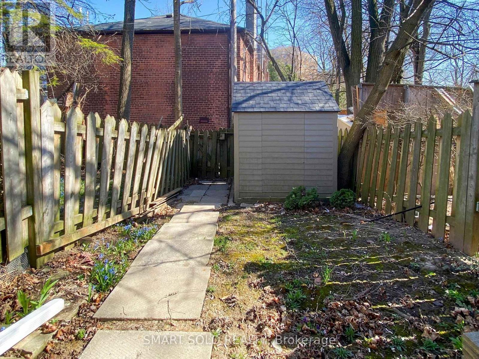 5 Khedive Avenue, Toronto, Ontario  M6A 2G1 - Photo 19 - C12156817