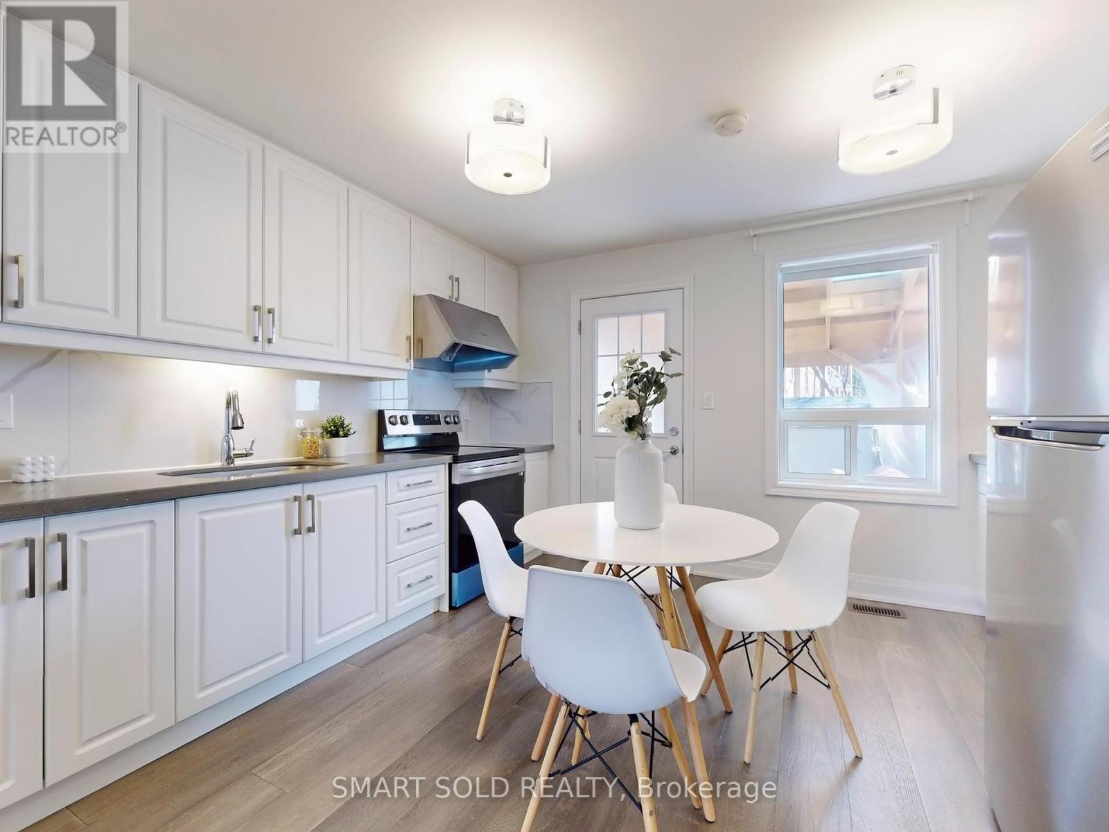 5 Khedive Avenue, Toronto, Ontario  M6A 2G1 - Photo 6 - C12156817