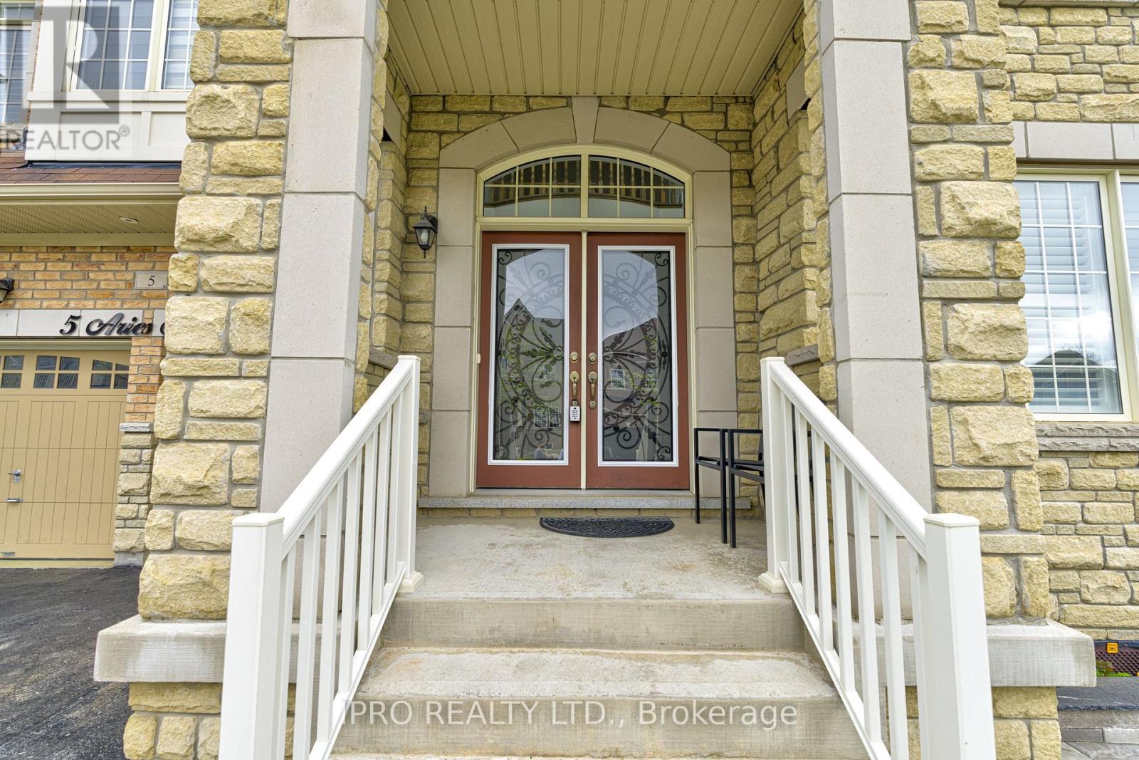 5 Aries Street, Brampton, Ontario  L6Y 5Z2 - Photo 3 - W12156814