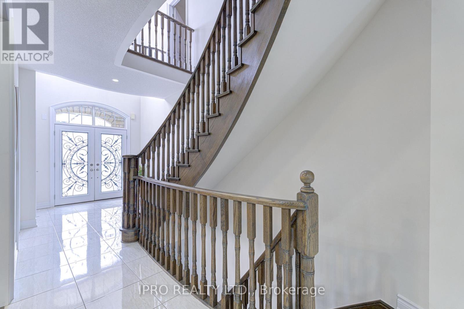 5 Aries Street, Brampton, Ontario  L6Y 5Z2 - Photo 6 - W12156814