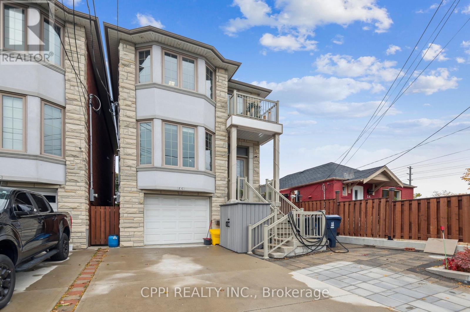 2C BEXLEY CRESCENT, Toronto, Ontario