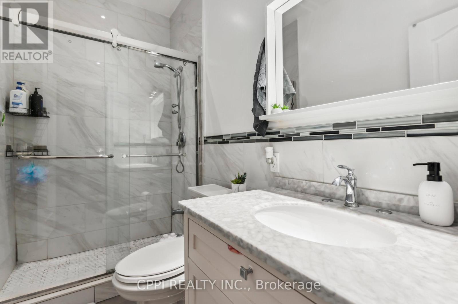 2c Bexley Crescent, Toronto, Ontario  M6N 2P5 - Photo 15 - W12156820