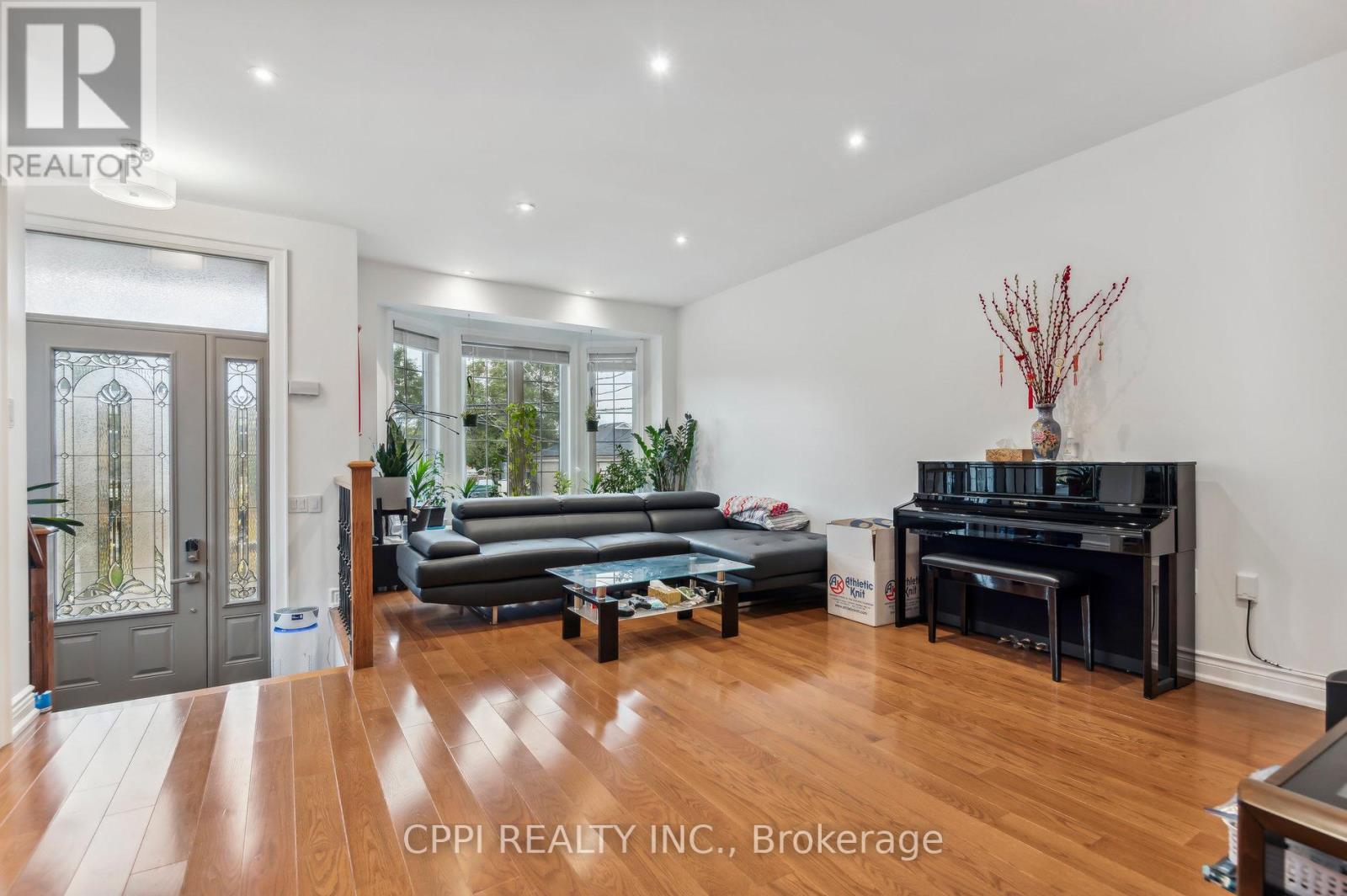 2c Bexley Crescent, Toronto, Ontario  M6N 2P5 - Photo 2 - W12156820