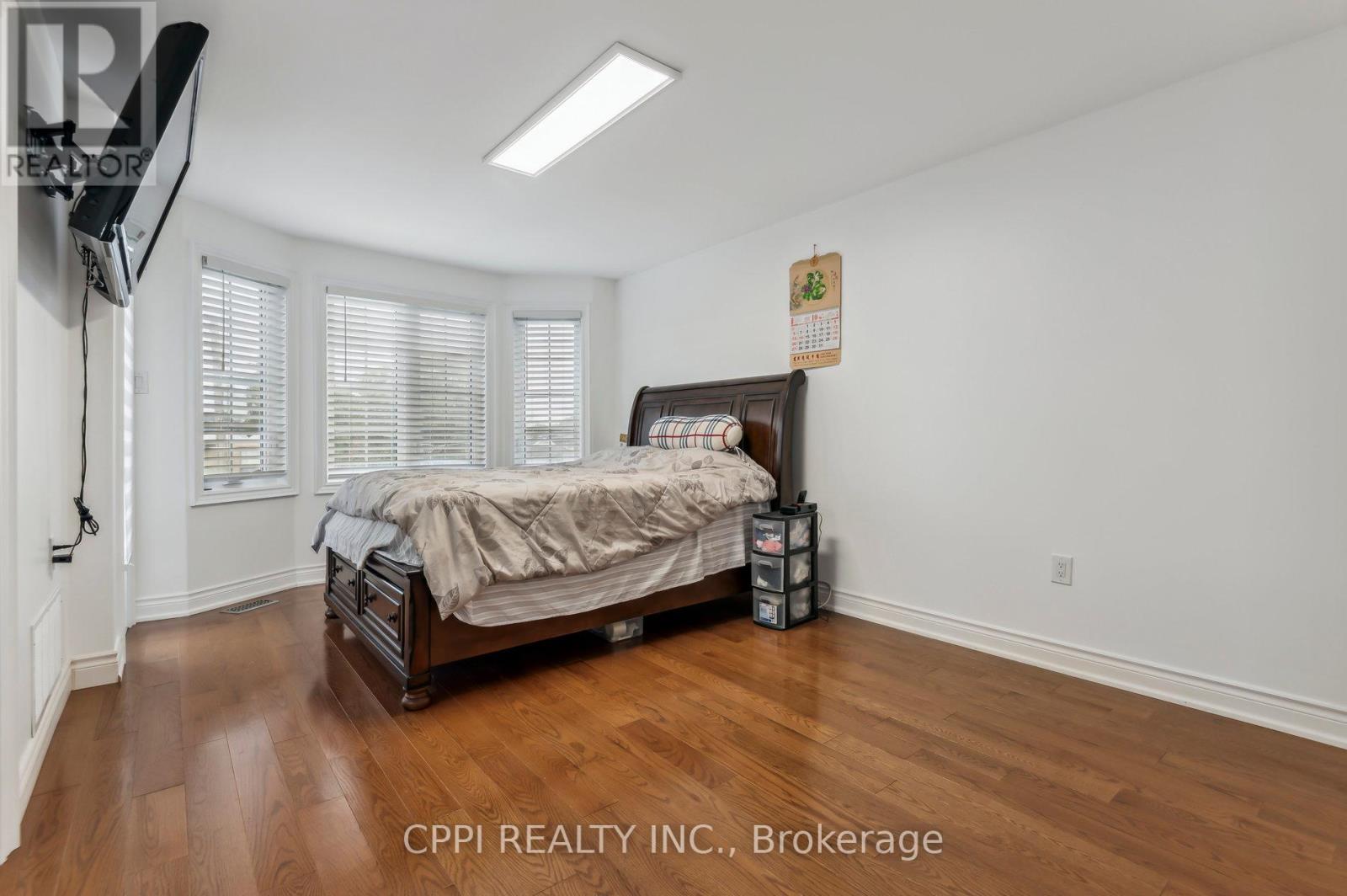 2c Bexley Crescent, Toronto, Ontario  M6N 2P5 - Photo 6 - W12156820