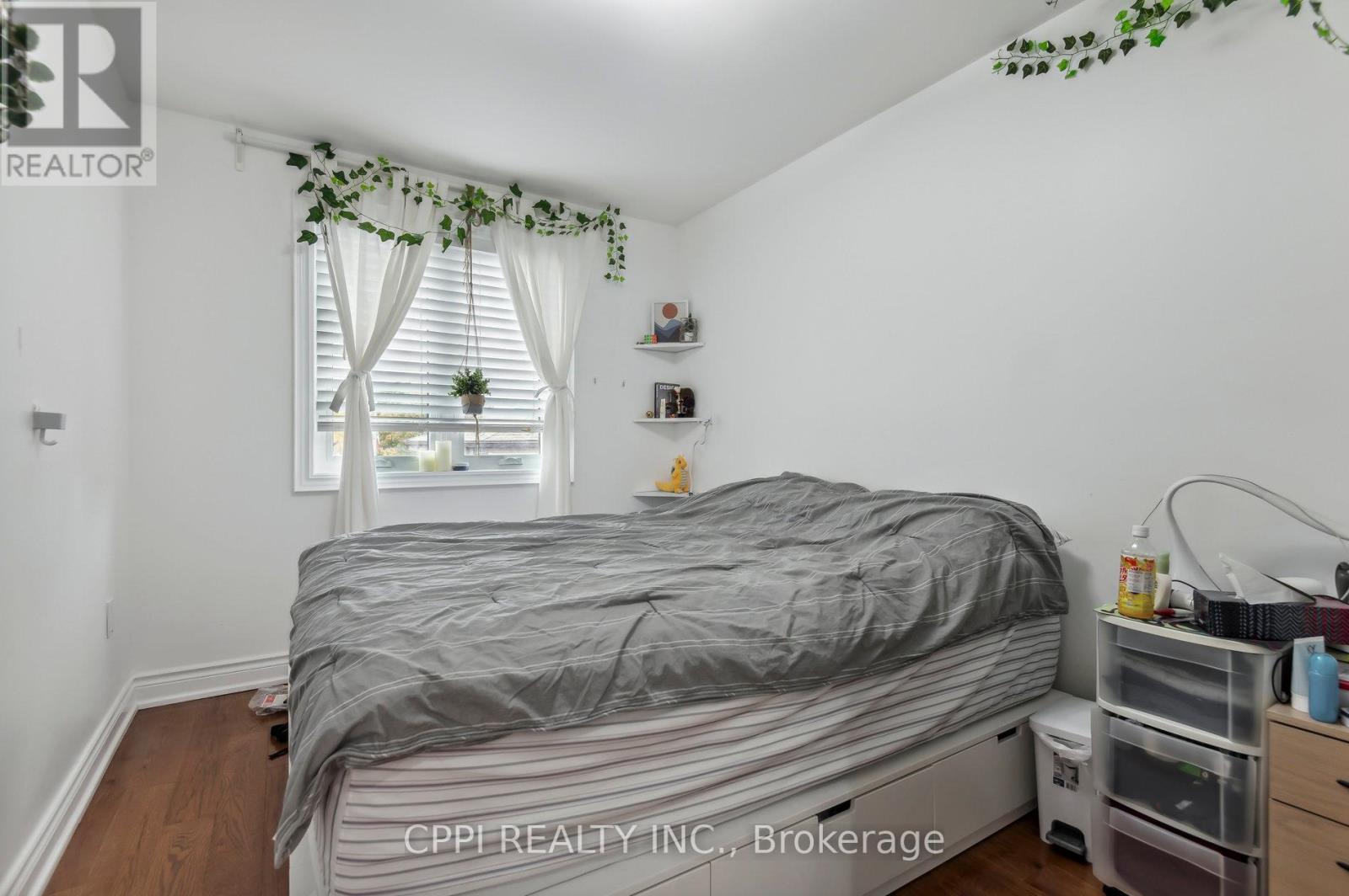 2c Bexley Crescent, Toronto, Ontario  M6N 2P5 - Photo 8 - W12156820