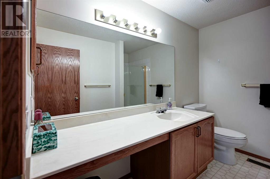 64 Sunridge Crescent Nw, Airdrie, Alberta  T4B 2G5 - Photo 24 - A2219165