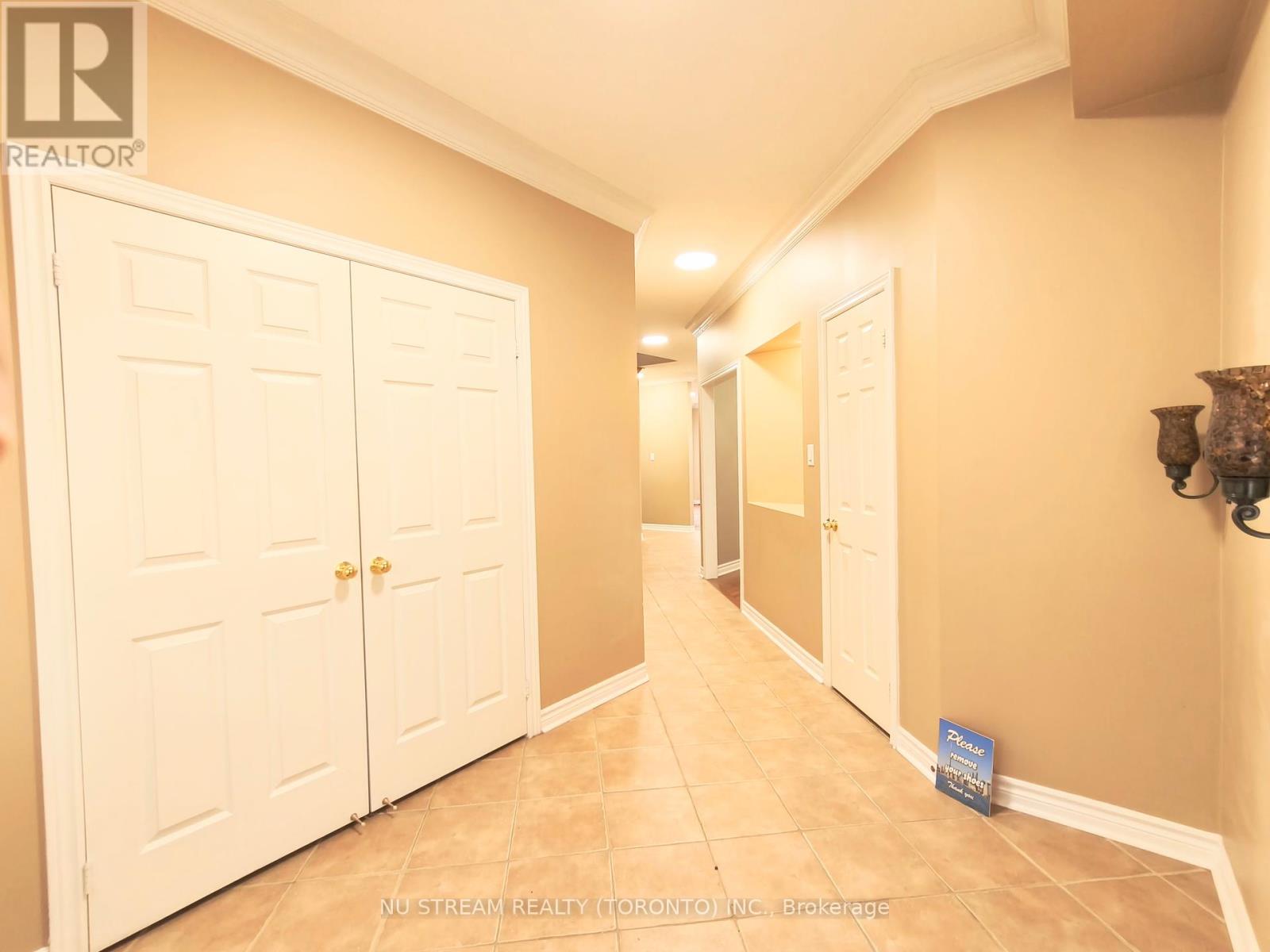279 Twin Hills Crescent, Vaughan, Ontario  L4H 0H4 - Photo 3 - N12148718