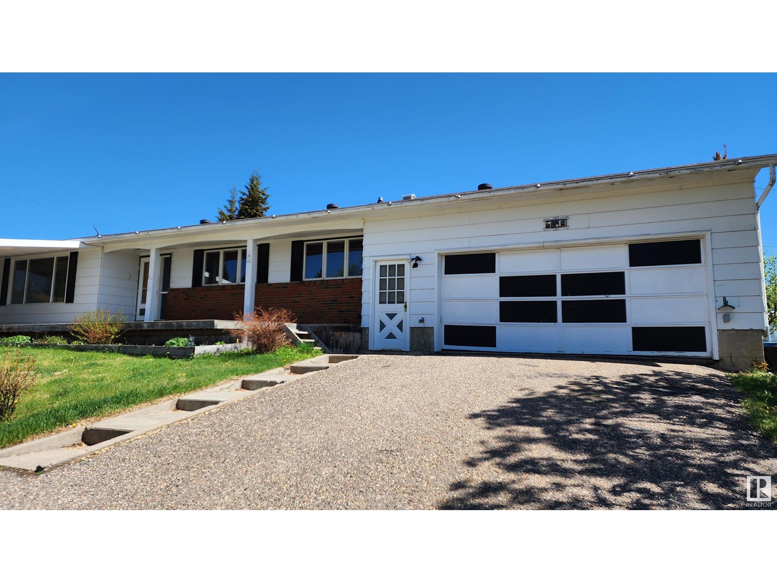 5413 50 St, Elk Point, Alberta  T0A 1A0 - Photo 2 - E4437224