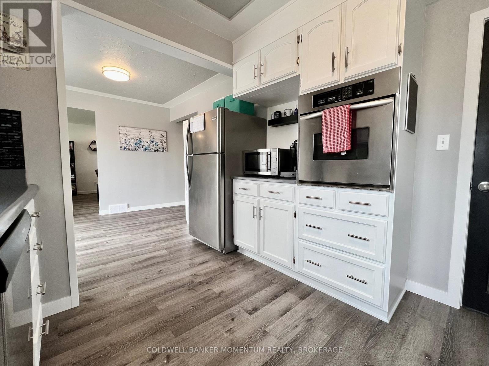43 Beamer Avenue, St. Catharines (Bunting/linwell), Ontario  L2M 2L6 - Photo 16 - X12097722