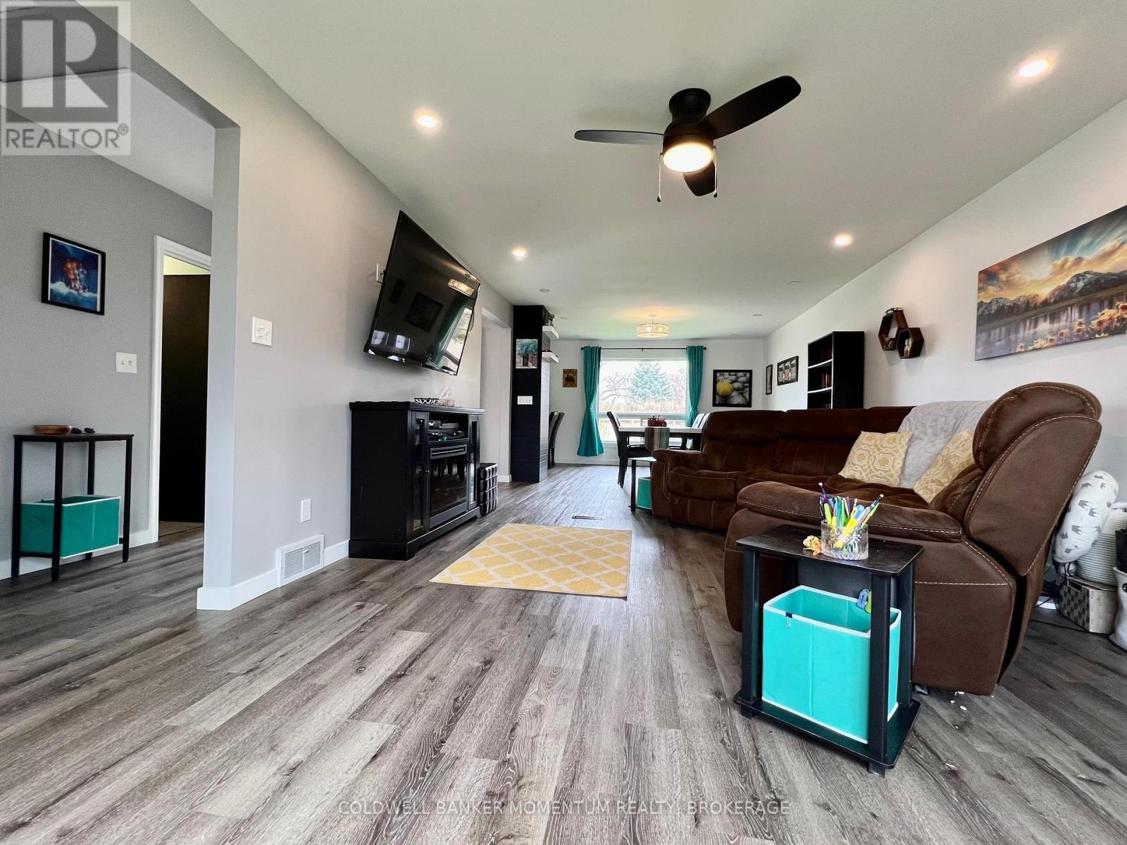 43 Beamer Avenue, St. Catharines (Bunting/linwell), Ontario  L2M 2L6 - Photo 5 - X12097722