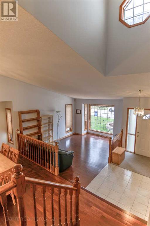 393 Hawktree Circle Nw, Calgary, Alberta  T3G 2X9 - Photo 7 - A2222375