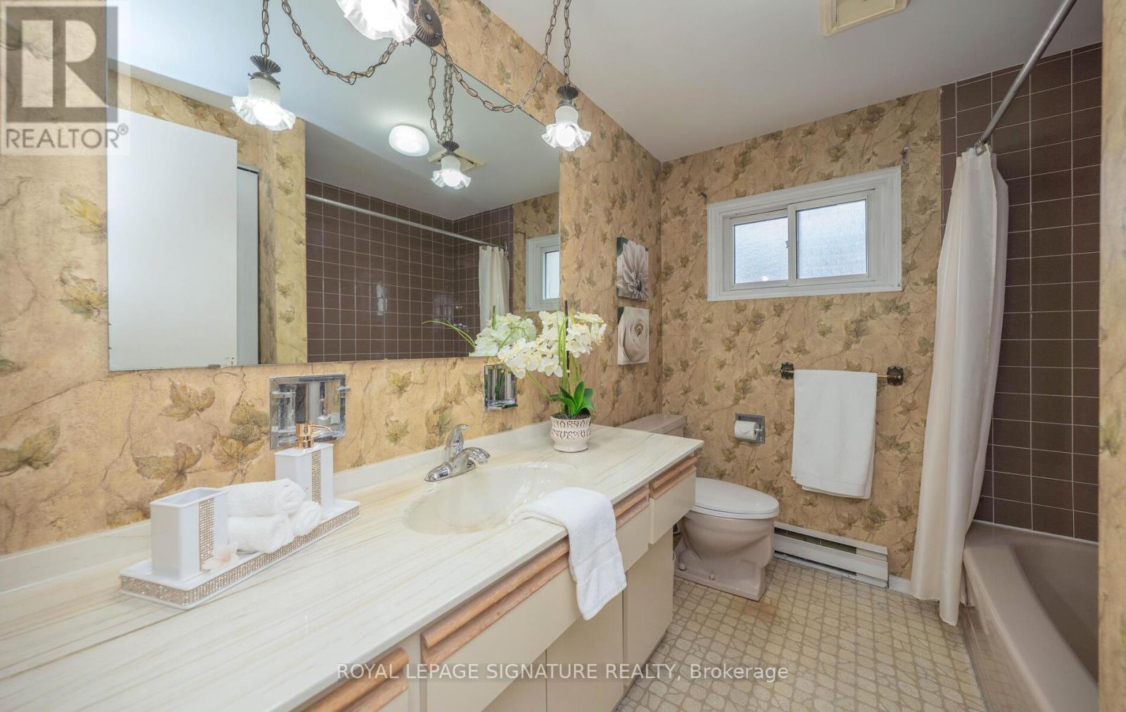 209 Timberbank Boulevard, Toronto, Ontario  M1W 2A7 - Photo 24 - E12149395