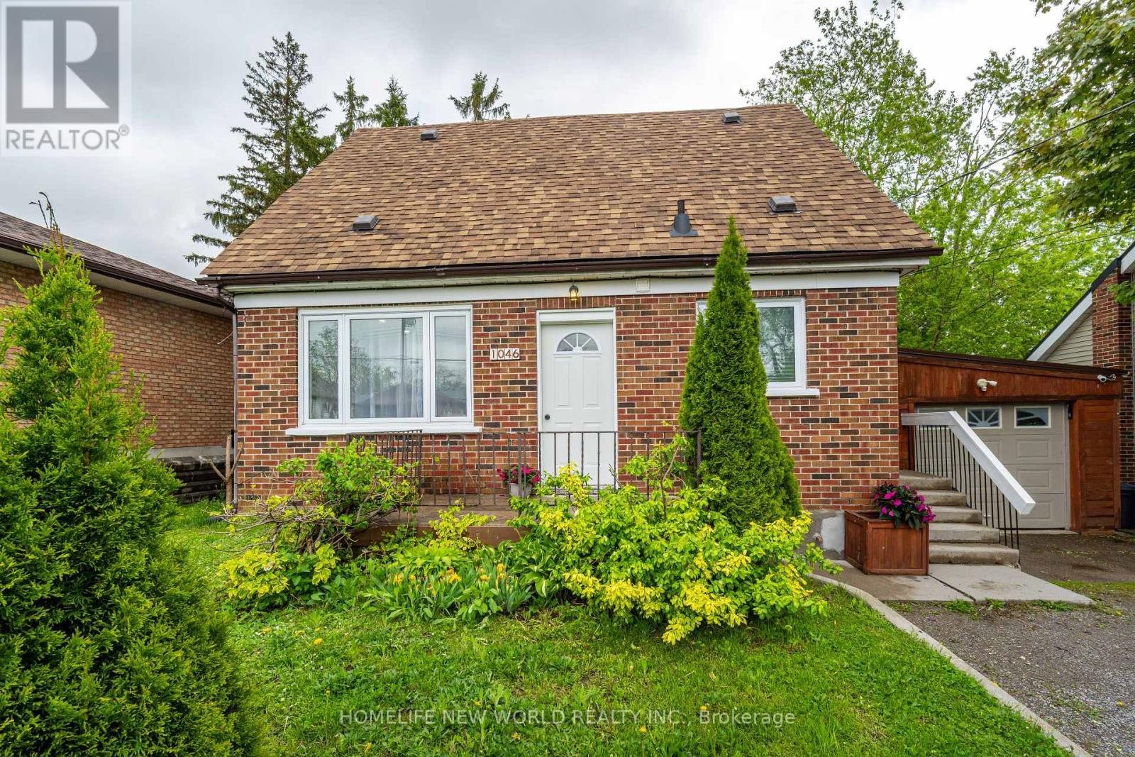 1046 Western Avenue, Peterborough Central, Ontario  K9J 5W4 - Photo 1 - X12156851