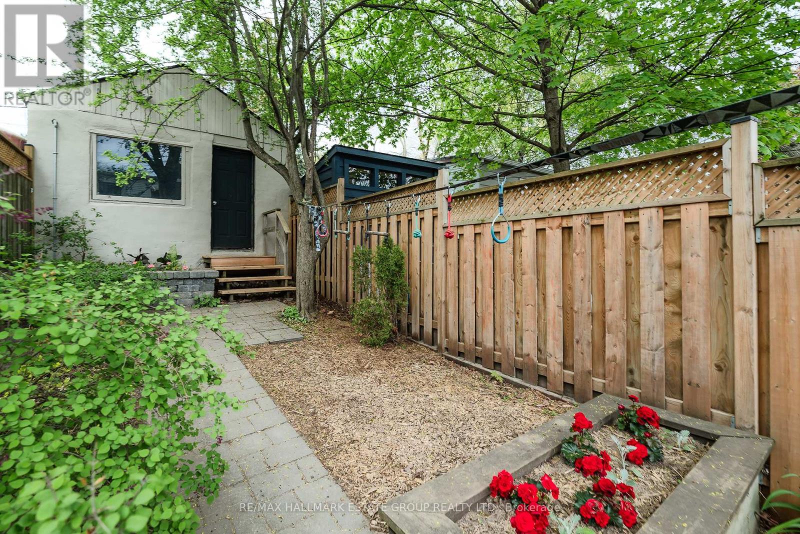 44 Burgess Avenue, Toronto, Ontario  M4E 1W7 - Photo 37 - E12147204