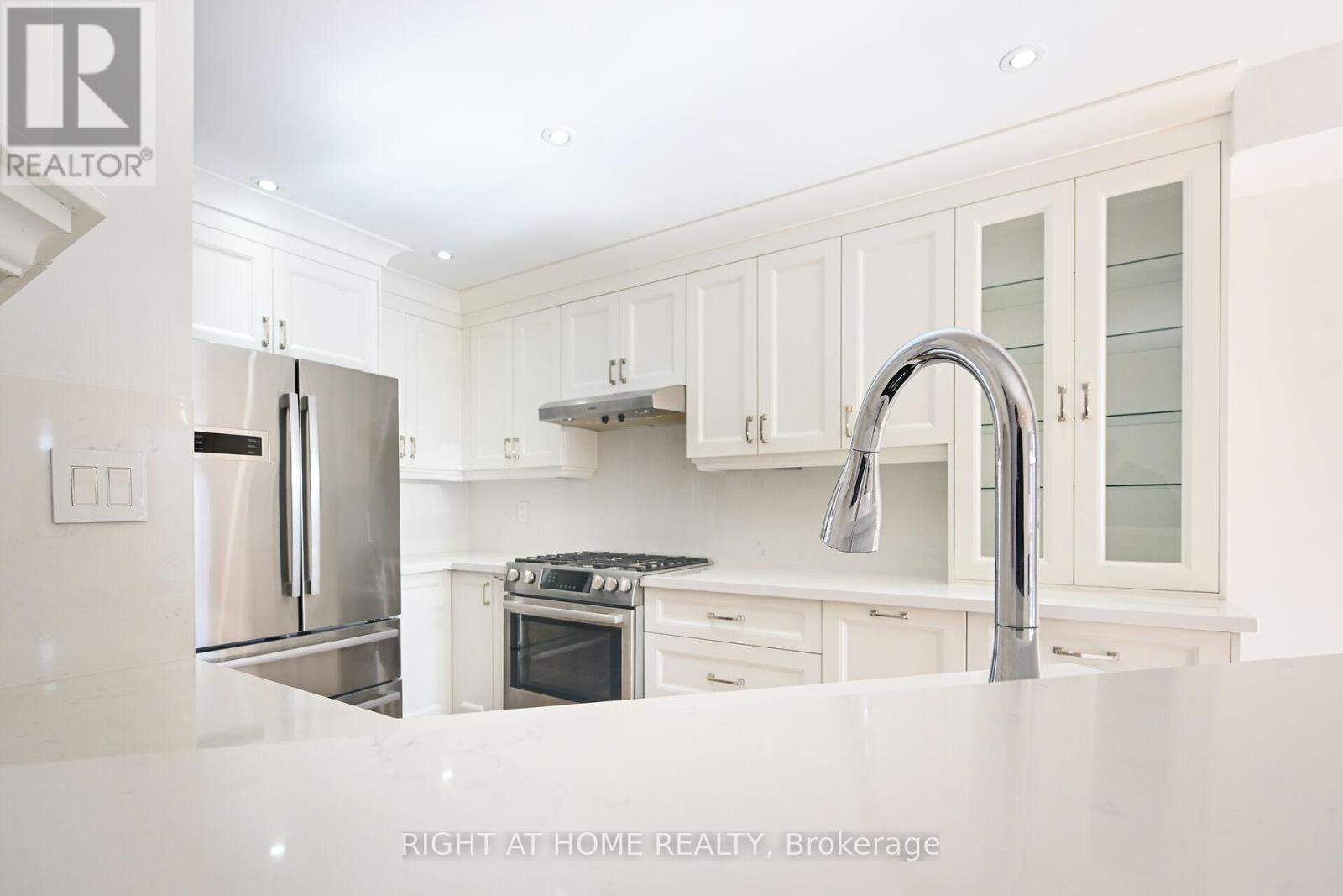 Property at 5672 BARBARA CRESCENT image 4