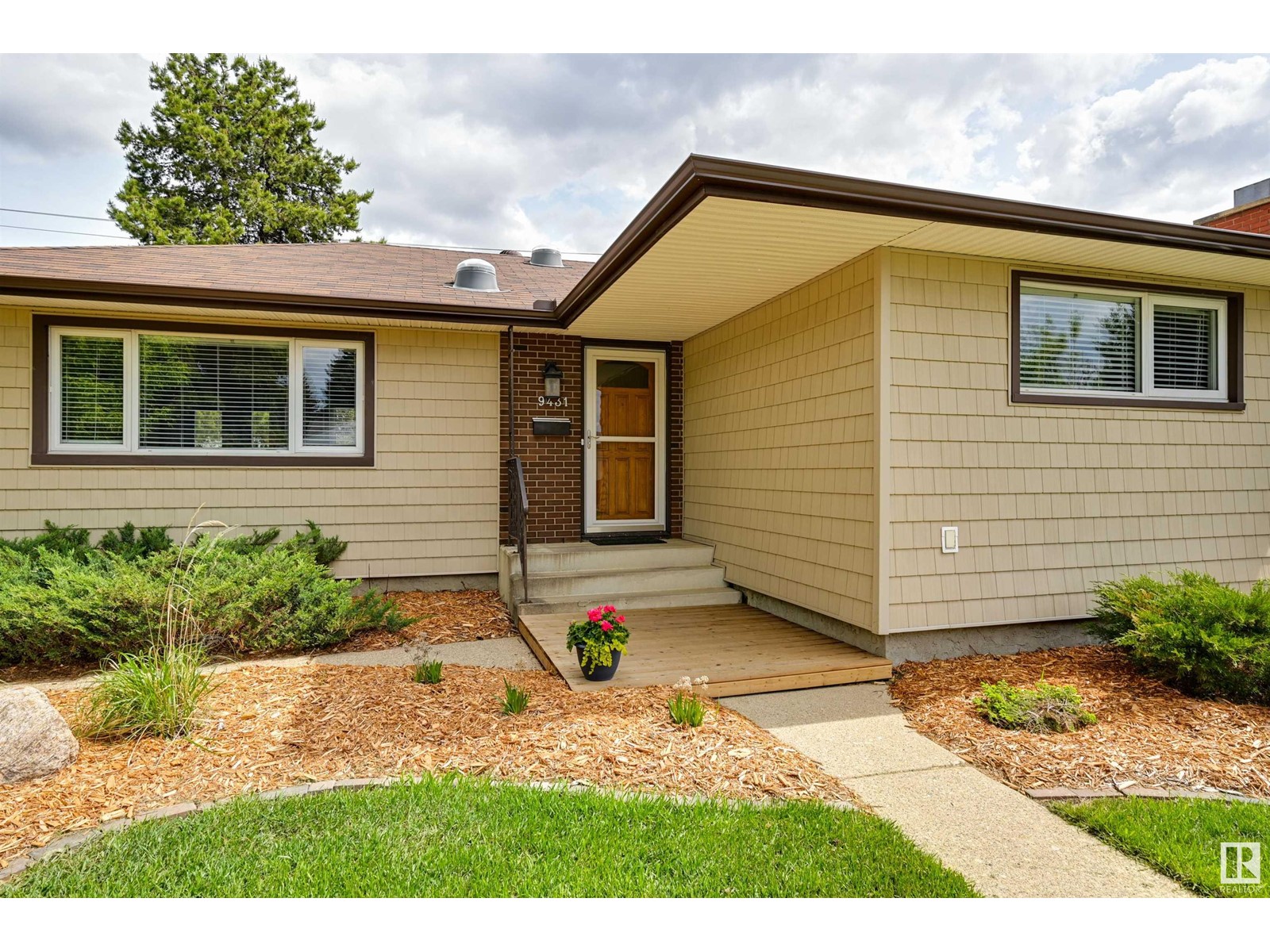 9431 74 St Nw Nw, Edmonton, Alberta  T6B 2B5 - Photo 2 - E4425456