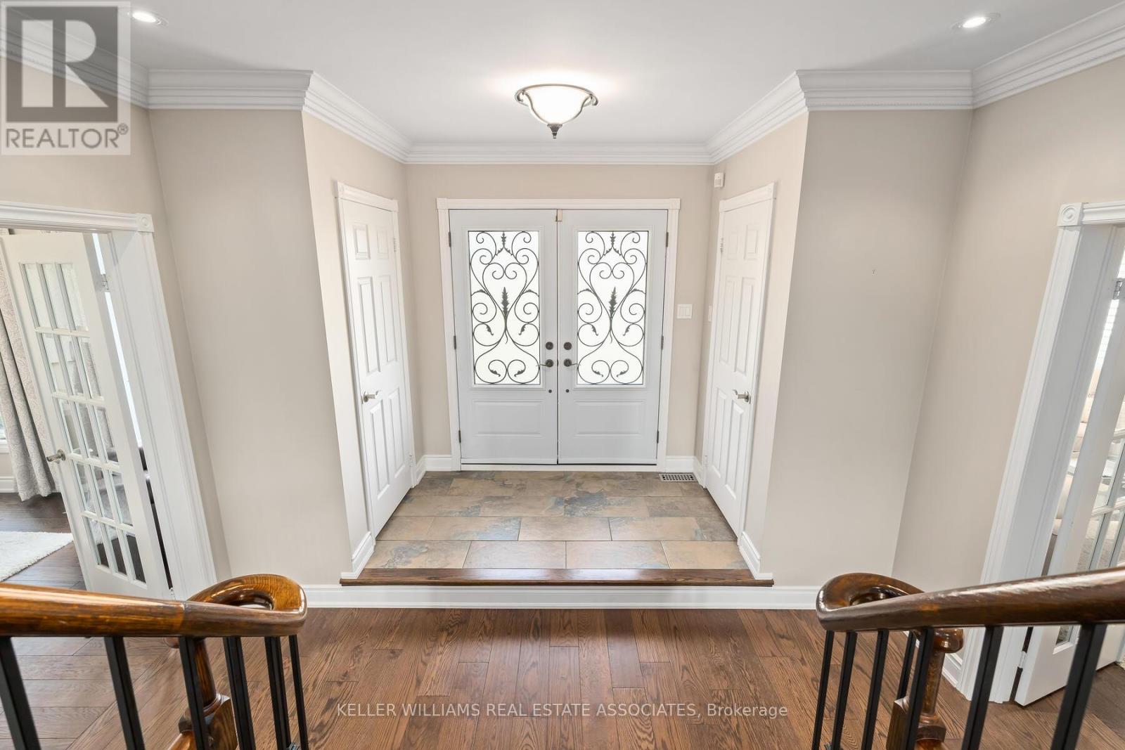 17 Oak Ridge Drive, Halton Hills, Ontario  L7G 5G6 - Photo 6 - W12138509