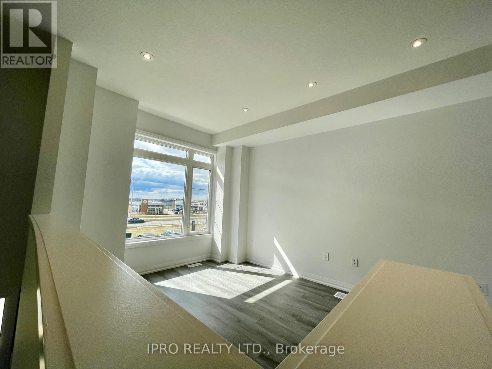 73 - 120 Court Drive, Brant, Ontario  N3L 0N2 - Photo 2 - X12122584