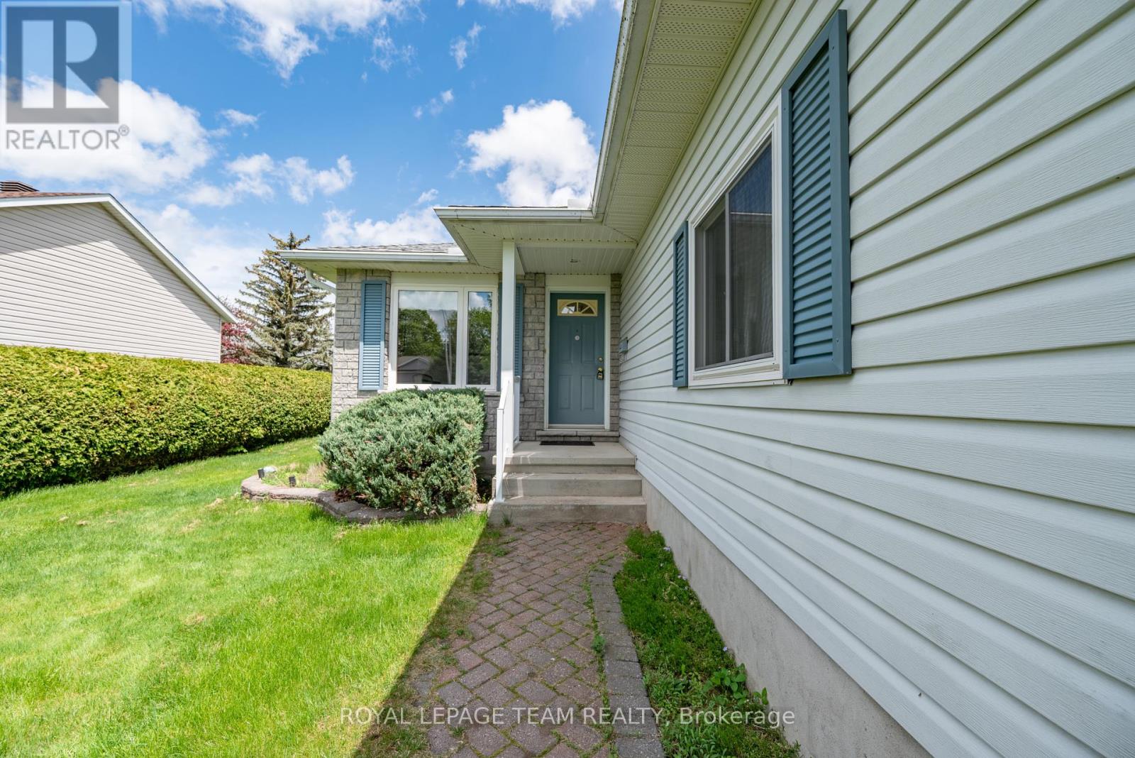 Property at 807 KEDROSKY DRIVE image 2