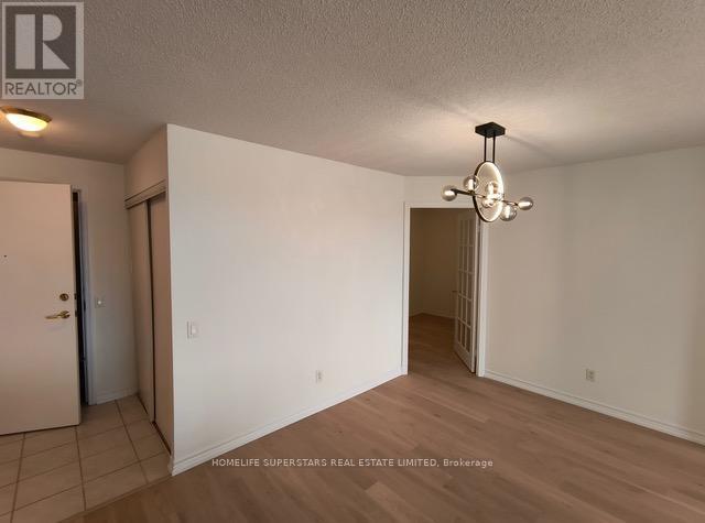 2226 - 25 Kingsbridge Garden Circle, Mississauga (Hurontario), Ontario  L5R 4B1 - Photo 9 - W12077862
