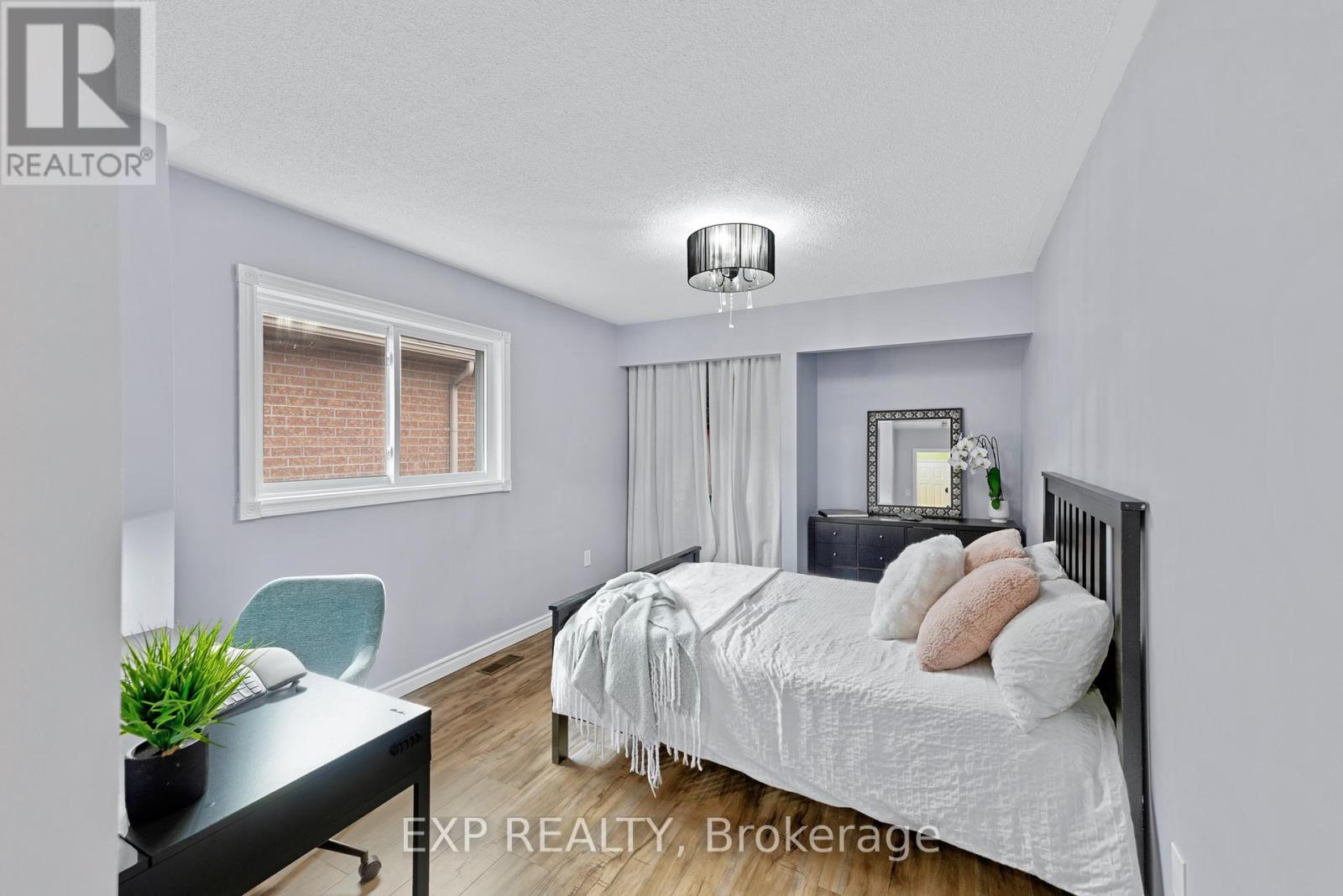 19 Silkwood Crescent, Brampton, Ontario  L6X 4L1 - Photo 14 - W12156856