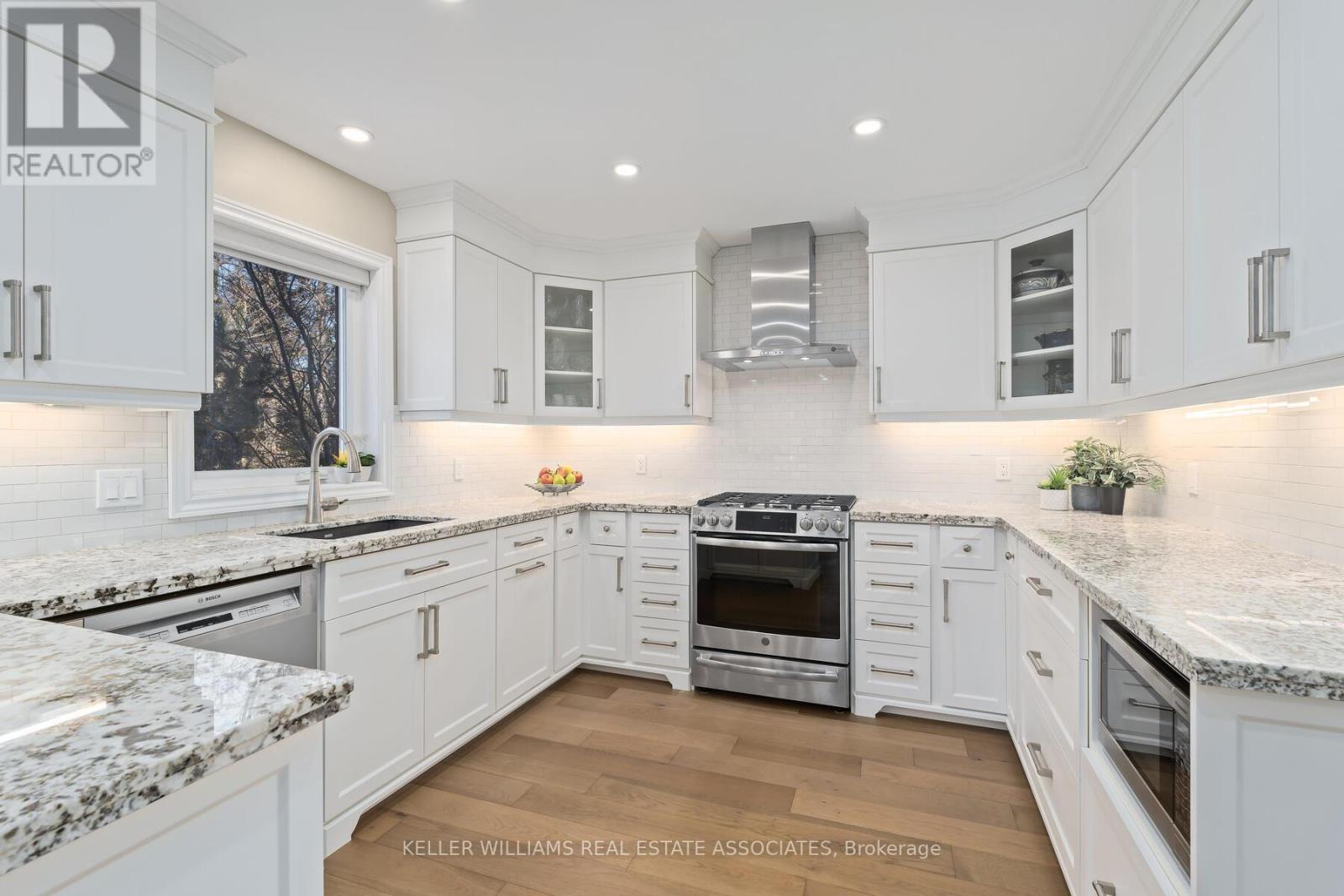27 Gooderham Drive, Halton Hills, Ontario  L7G 5R7 - Photo 11 - W12072706