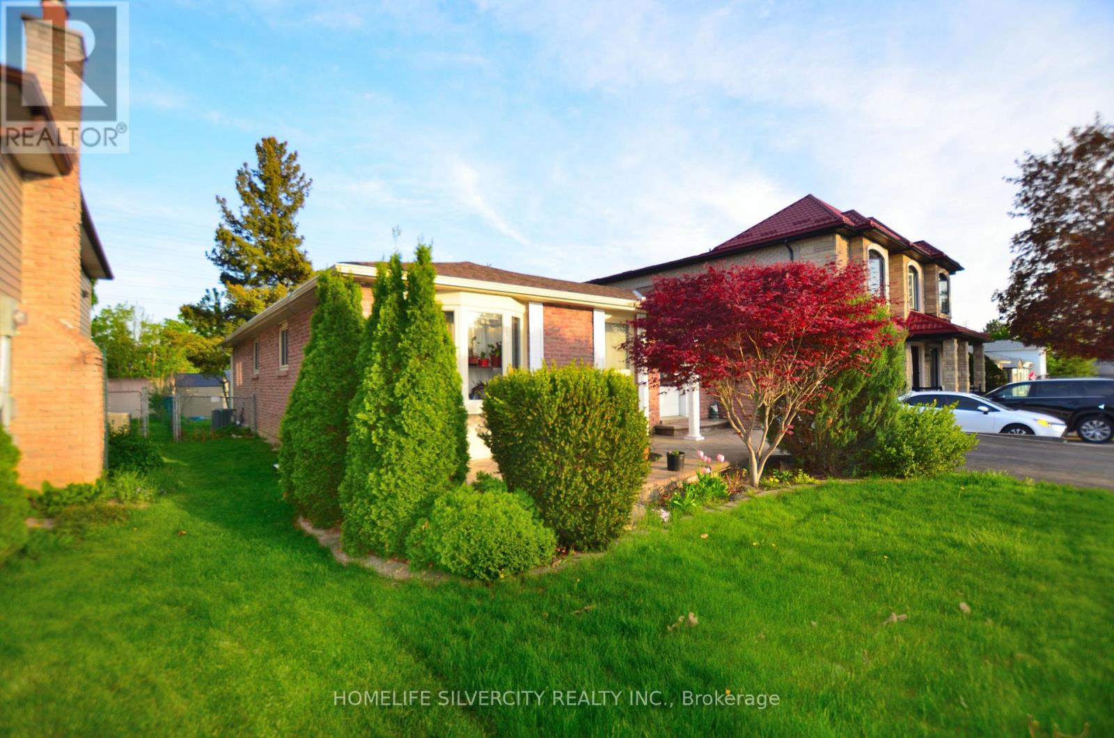 Property at 35 GENEVA CRESCENT image 4