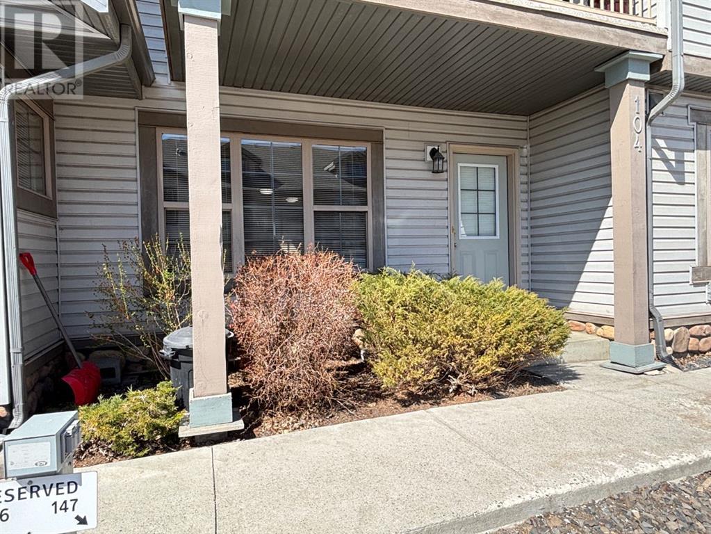 Property at 104, 19 Everridge Square SW image 1