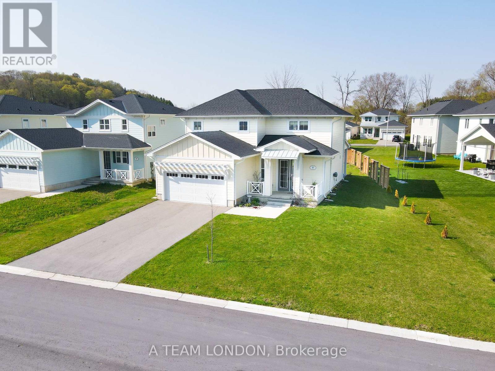 35 Regatta Way, Central Elgin, Ontario  N5L 0B6 - Photo 4 - X12145012