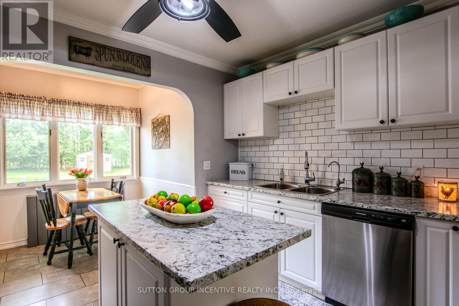 357 Lafontaine Road W, Tiny, Ontario  L9M 0H1 - Photo 17 - S12156873
