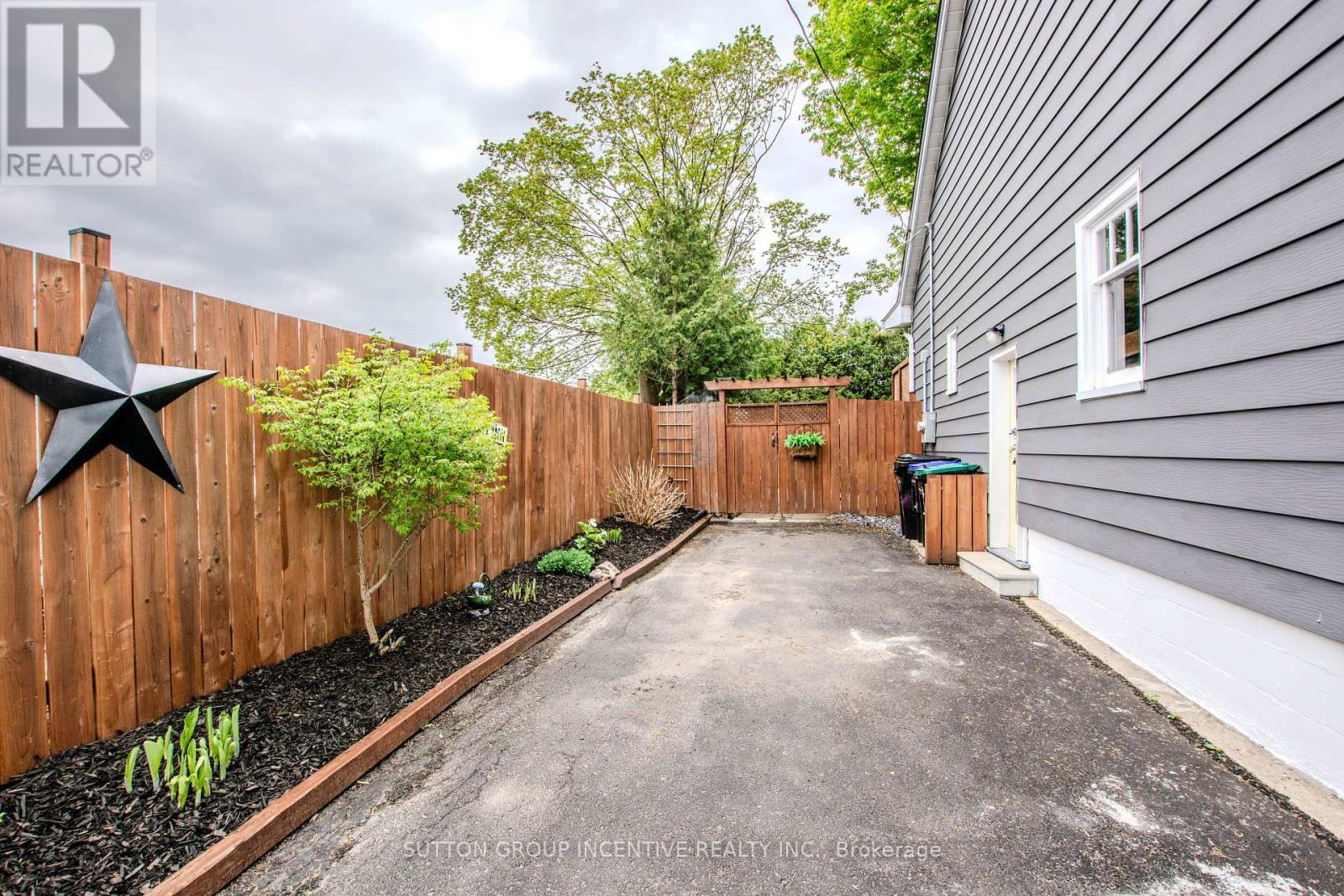 Property at 357 LAFONTAINE ROAD W image 3