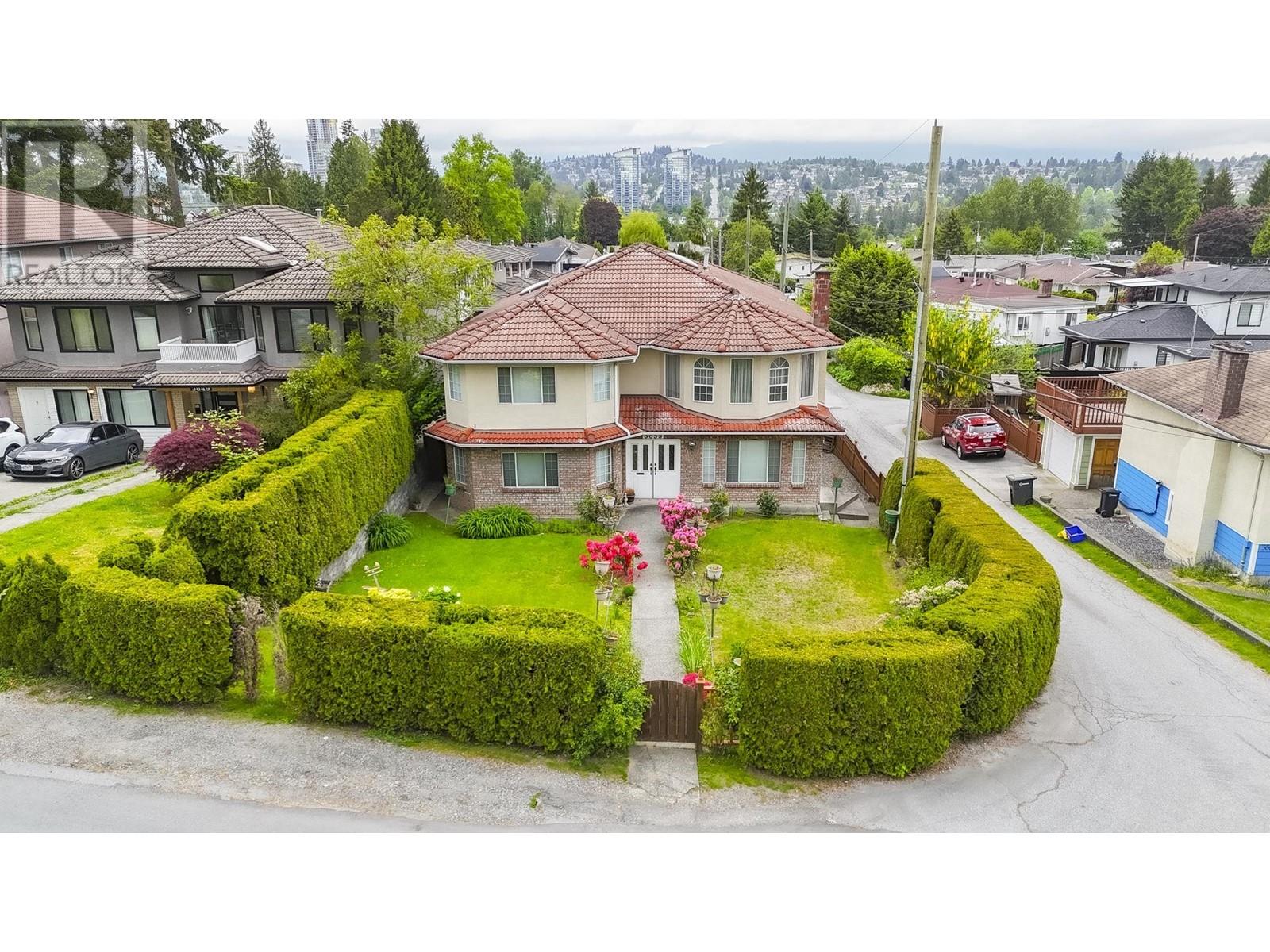 5655 LAUREL STREET, Burnaby, British Columbia