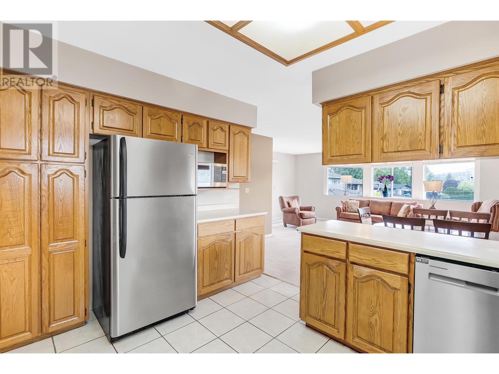 5655 Laurel Street, Burnaby, British Columbia  V5G 1N4 - Photo 9 - R3004073