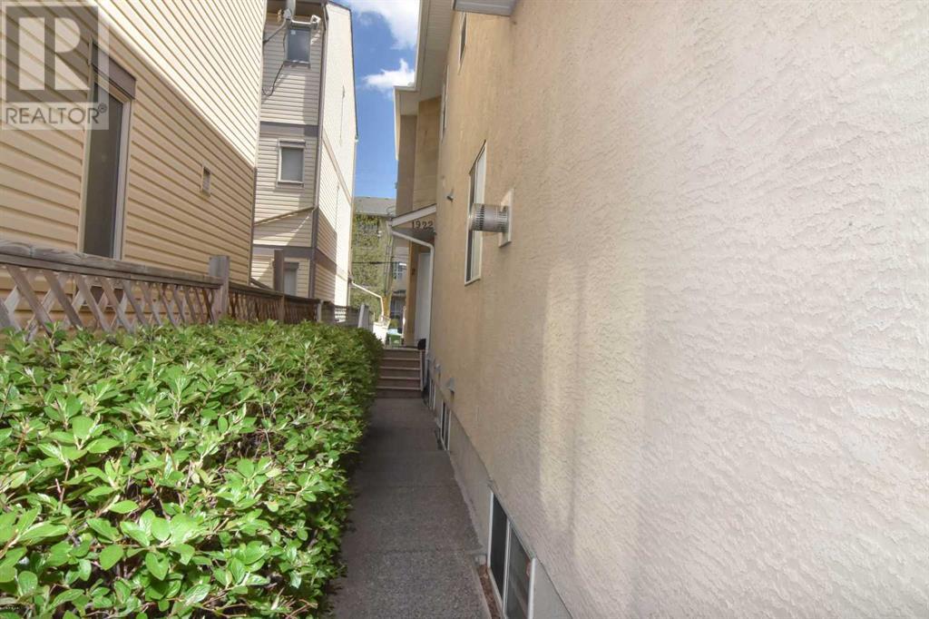 Property at 2, 1922 32 Street SW image 4