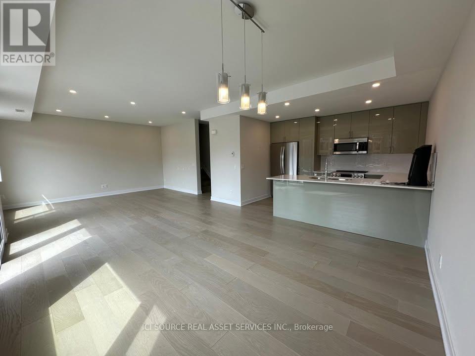 306 Rhonda Stewart Private, Ottawa, Ontario  K2S 1B9 - Photo 11 - X12156893
