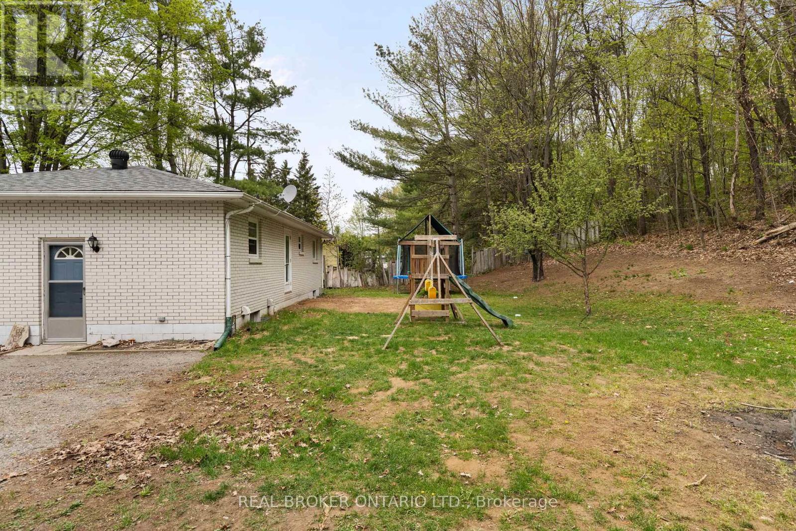 5 Wilshier Boulevard, Bracebridge, Ontario  P1L 1K9 - Photo 40 - X12156895