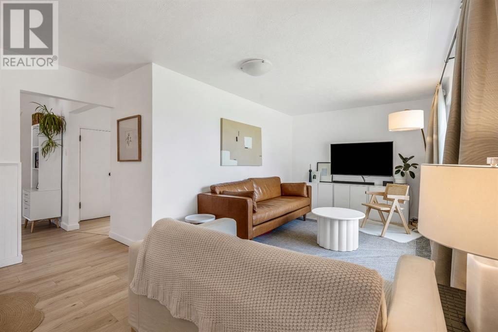 Property at 533 18 Street S image 3