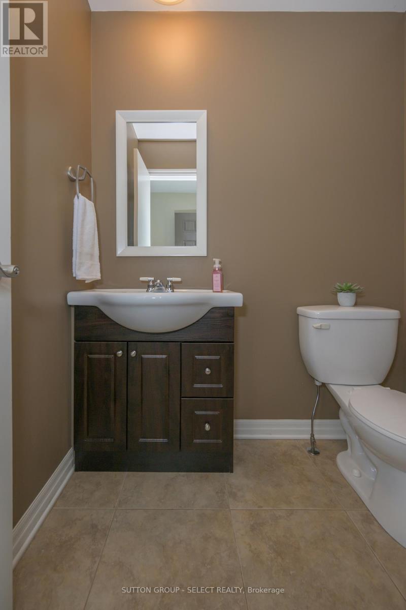 716 Fanshawe Park Road E, London North, Ontario  N5X 2B9 - Photo 10 - X12156902