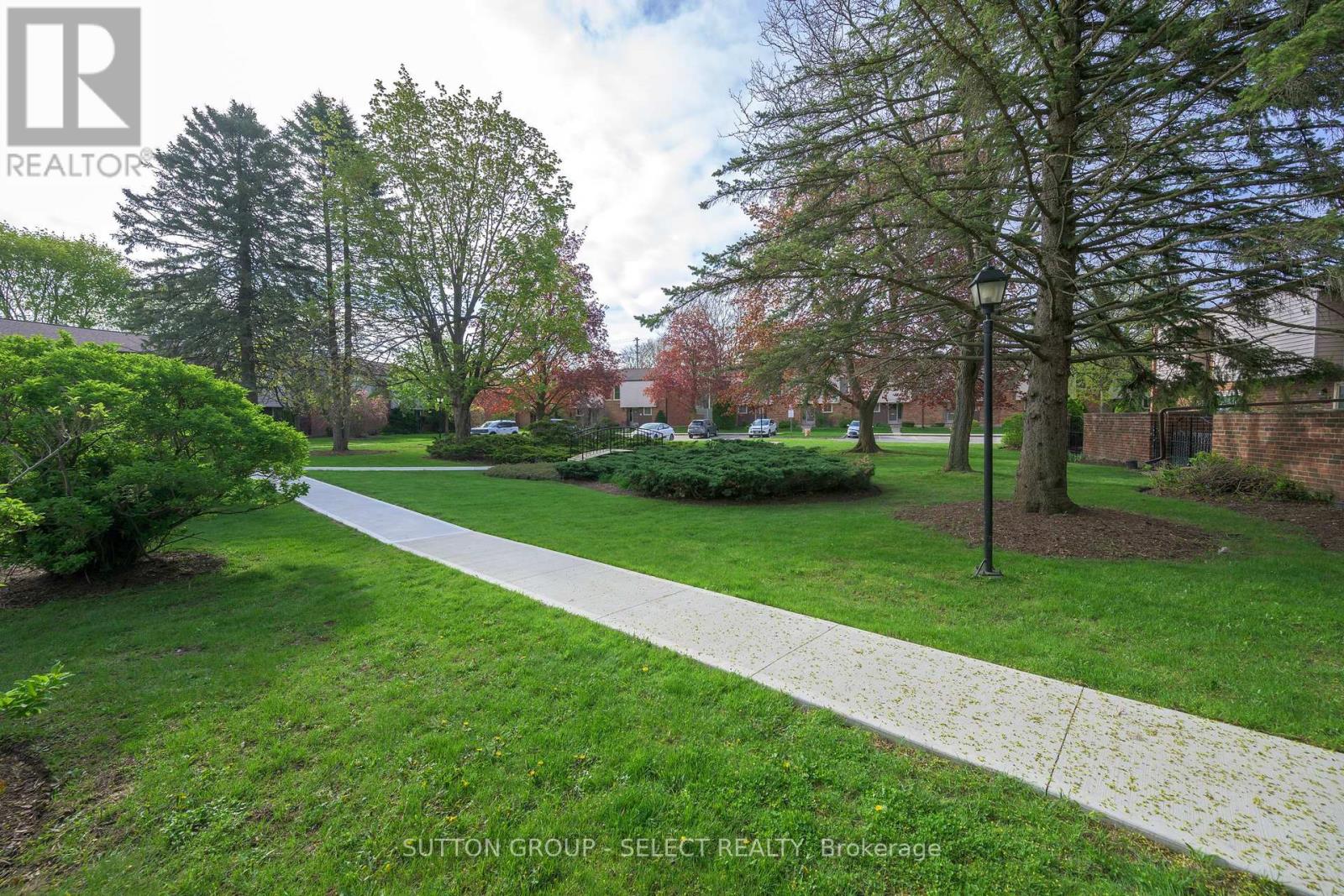 716 Fanshawe Park Road E, London North, Ontario  N5X 2B9 - Photo 5 - X12156902